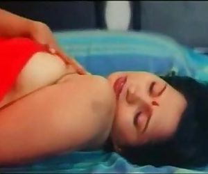 インド 女優 レイヴン nipples..